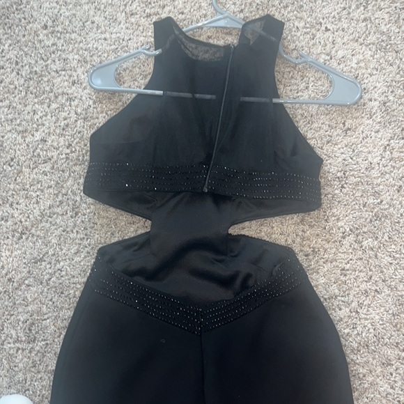 Classy, evening cocktail dress. Can be used for dinners, partys, homecoming, etc - Picture 4 of 6